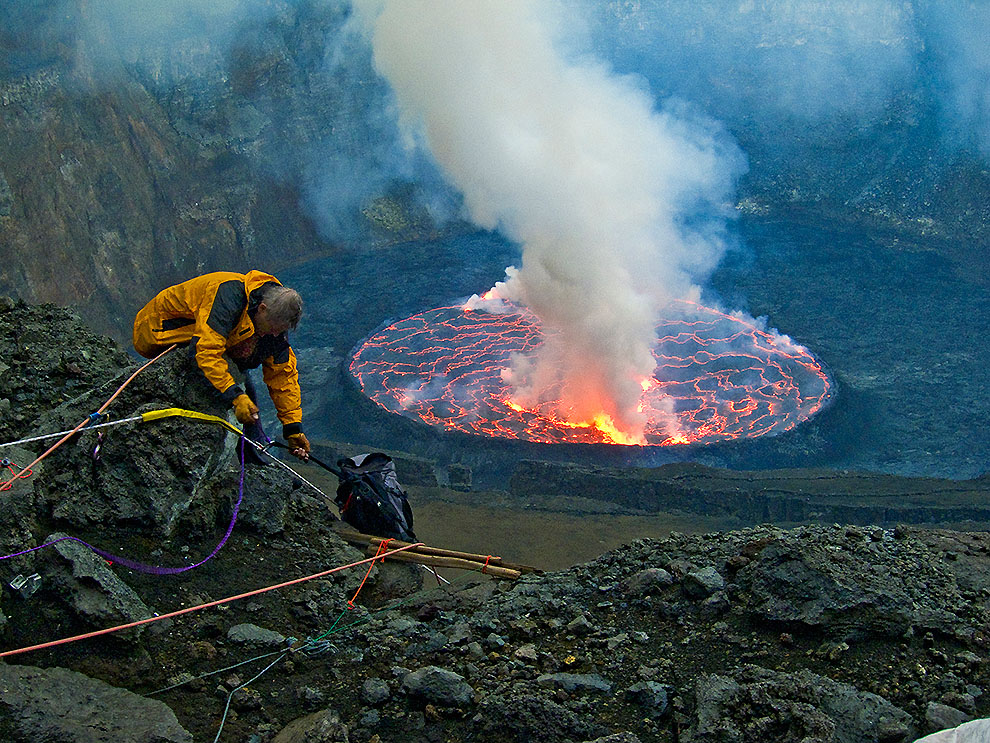 Фотография: Кратер вулкана Нирагонго: путешествие к центру Земли №10 - BigPicture.ru