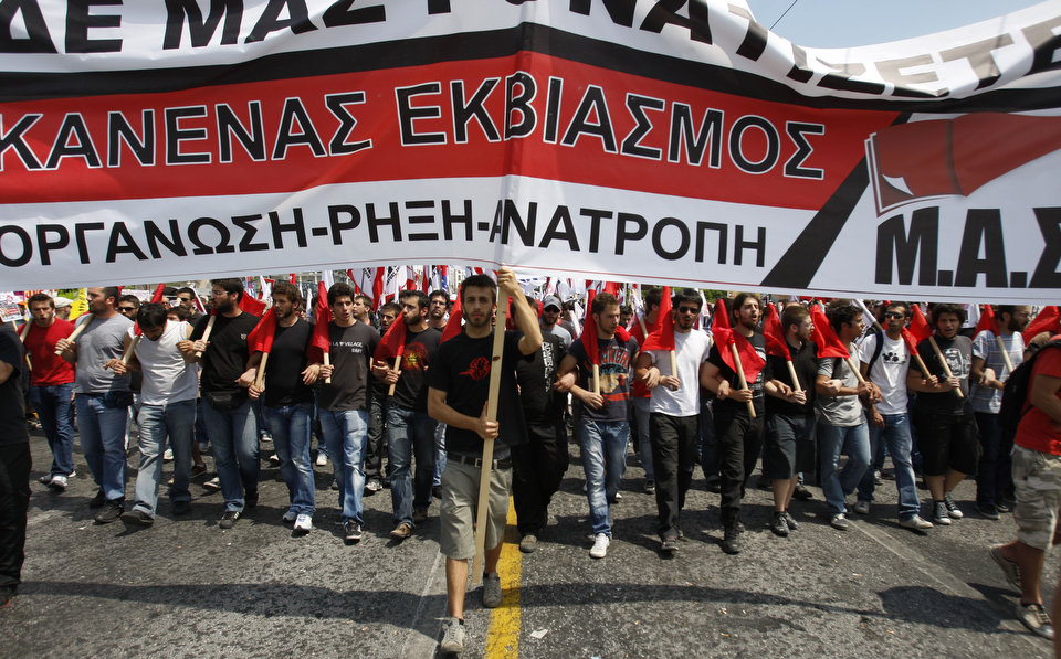 Фотография: В Греции - новые столкновения демонстрантов с полицией №20 - BigPicture.ru