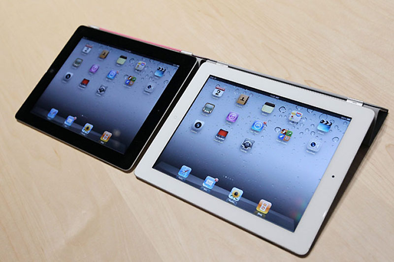 Фотография: Стив Джобс представил новый iPad 2 №3 - BigPicture.ru