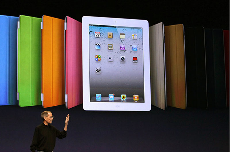 Фотография: Стив Джобс представил новый iPad 2 №4 - BigPicture.ru