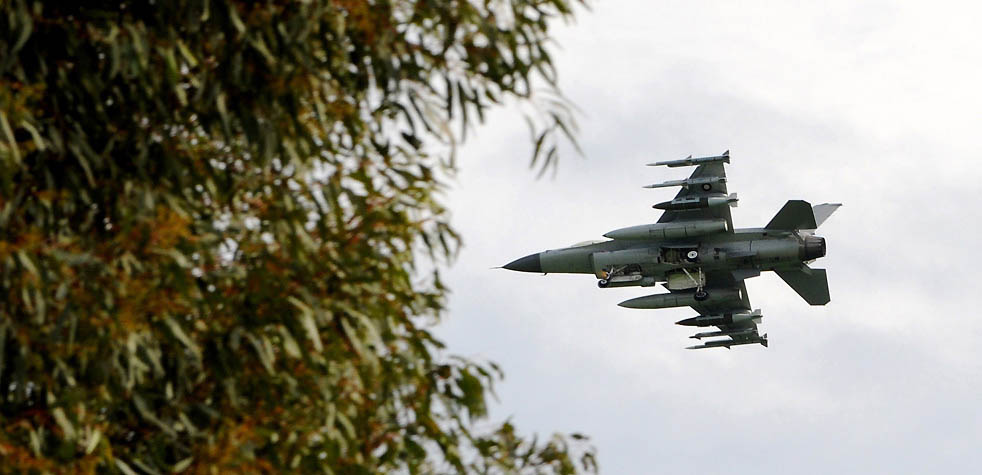 Фотография: Международные силы продолжают бомбить Ливию №12 - BigPicture.ru