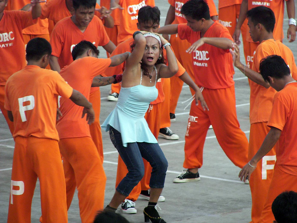 Фотография: Массовый танец заключенных на Филиппинах №8 - BigPicture.ru