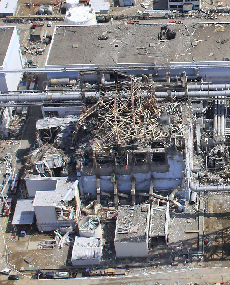 Фотография: АЭС Фукусима-1: Вид сверху №10 - BigPicture.ru
