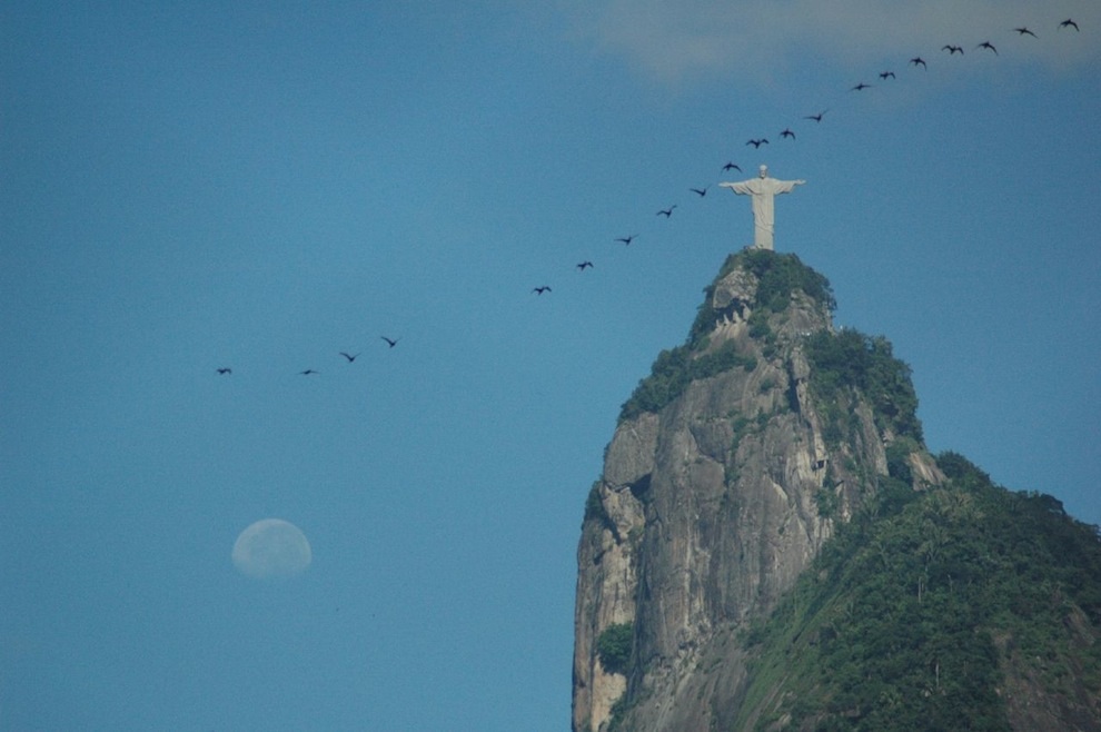 Фотография: Статуя Спасителя Иисуса Христа в Рио-де-Жанейро, Бразилия №11 - BigPicture.ru