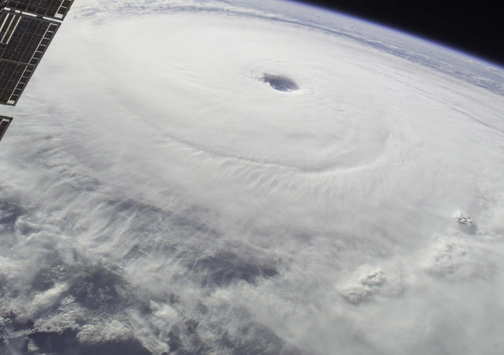 Фотография: Ураганы – вид из космоса №12 - BigPicture.ru