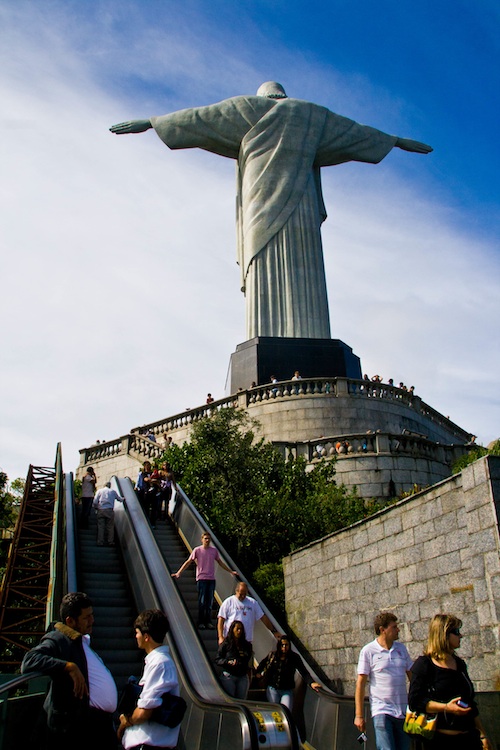 Фотография: Статуя Спасителя Иисуса Христа в Рио-де-Жанейро, Бразилия №12 - BigPicture.ru