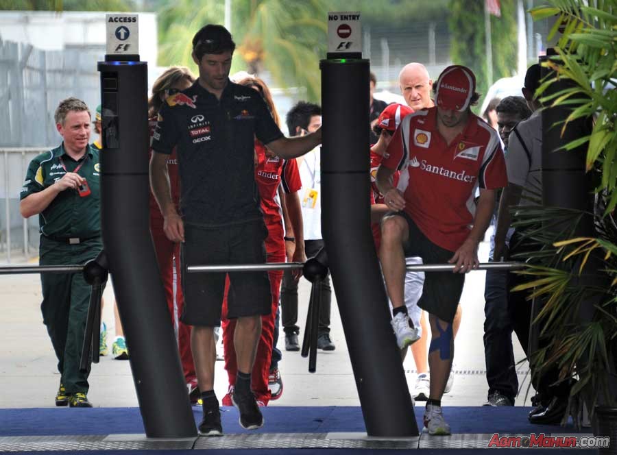 Фотография: Взгляд изнутри Формулы-1: Гран При Малайзии 2011 №2 - BigPicture.ru