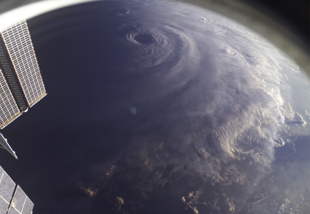 Фотография: Ураганы – вид из космоса №14 - BigPicture.ru