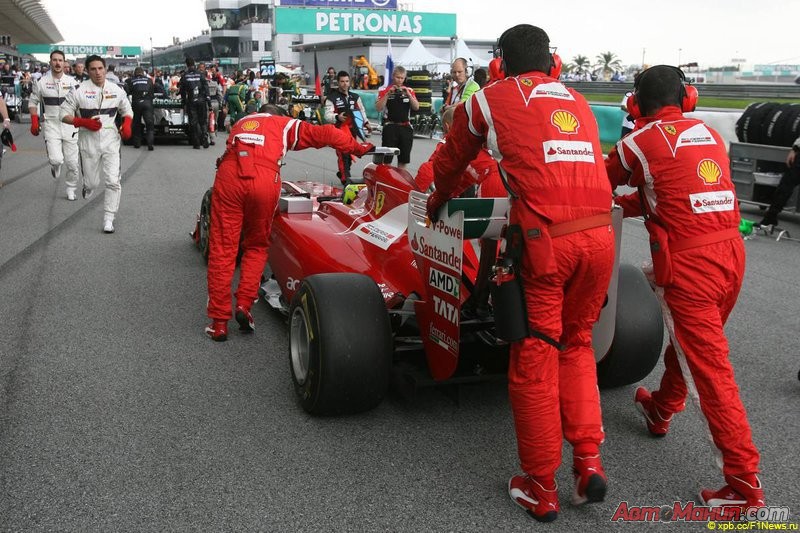 Фотография: Взгляд изнутри Формулы-1: Гран При Малайзии 2011 №16 - BigPicture.ru