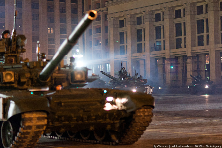 Фотография: Репетиция военного парада в честь 66-й годовщины Великой Победы №17 - BigPicture.ru