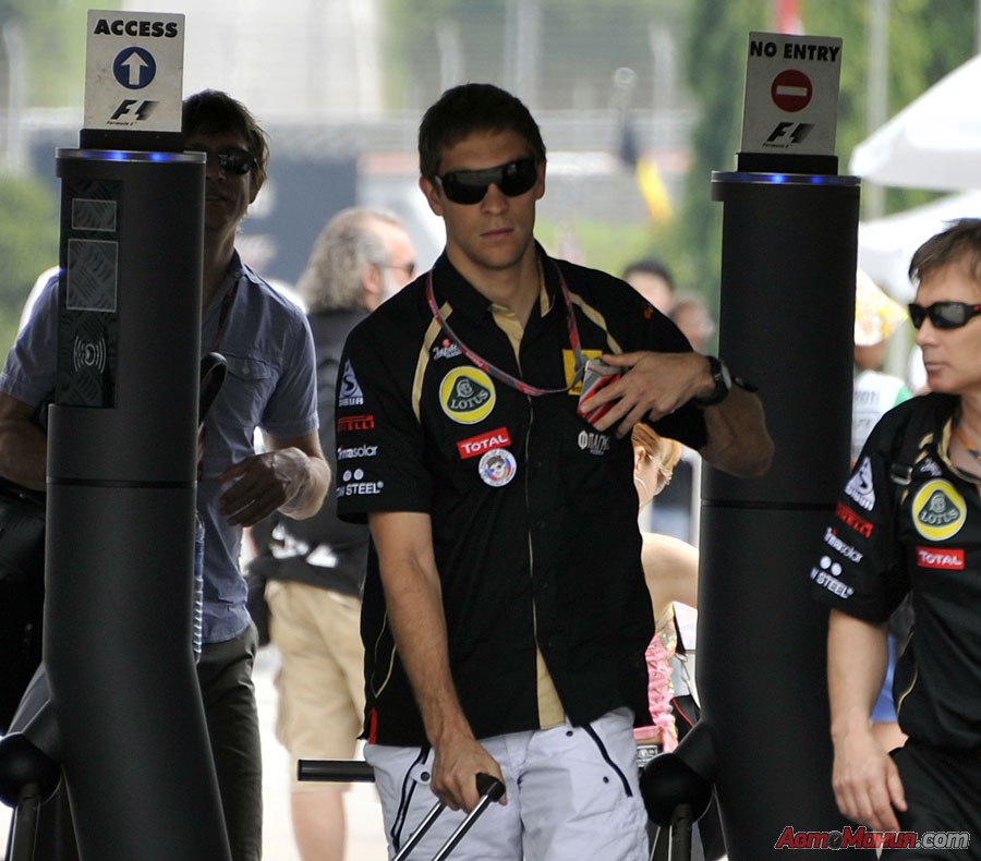 Фотография: За кадром Формулы-1: Малайзия 2011 – подготовка, квалификация №20 - BigPicture.ru
