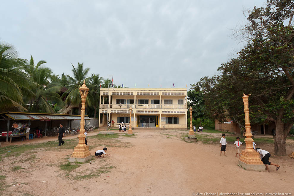 Фотография: Деревенская школа в Камбодже №3 - BigPicture.ru