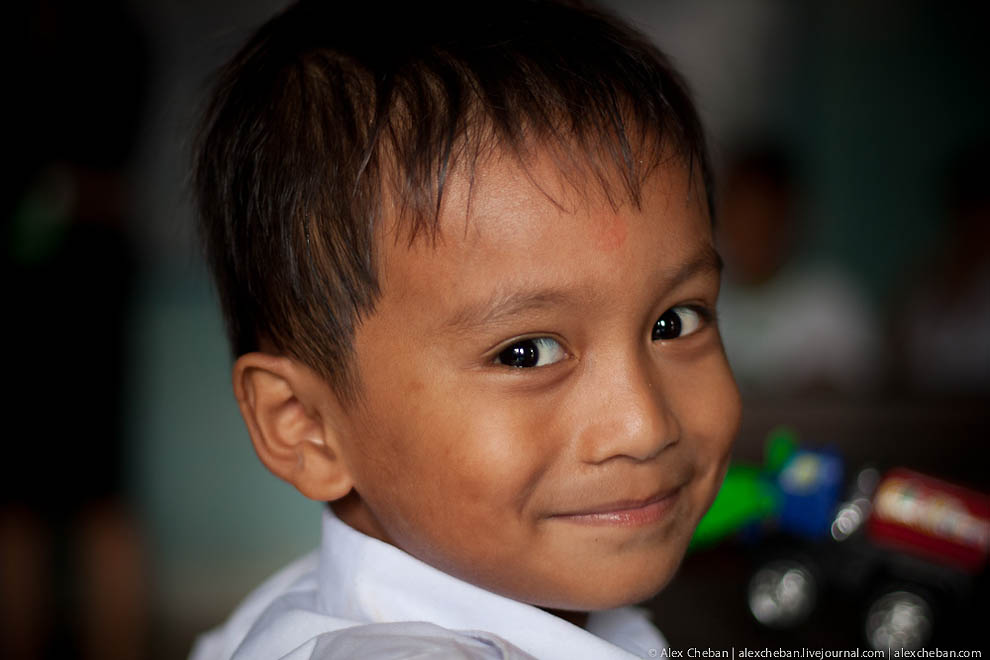 Фотография: Деревенская школа в Камбодже №31 - BigPicture.ru