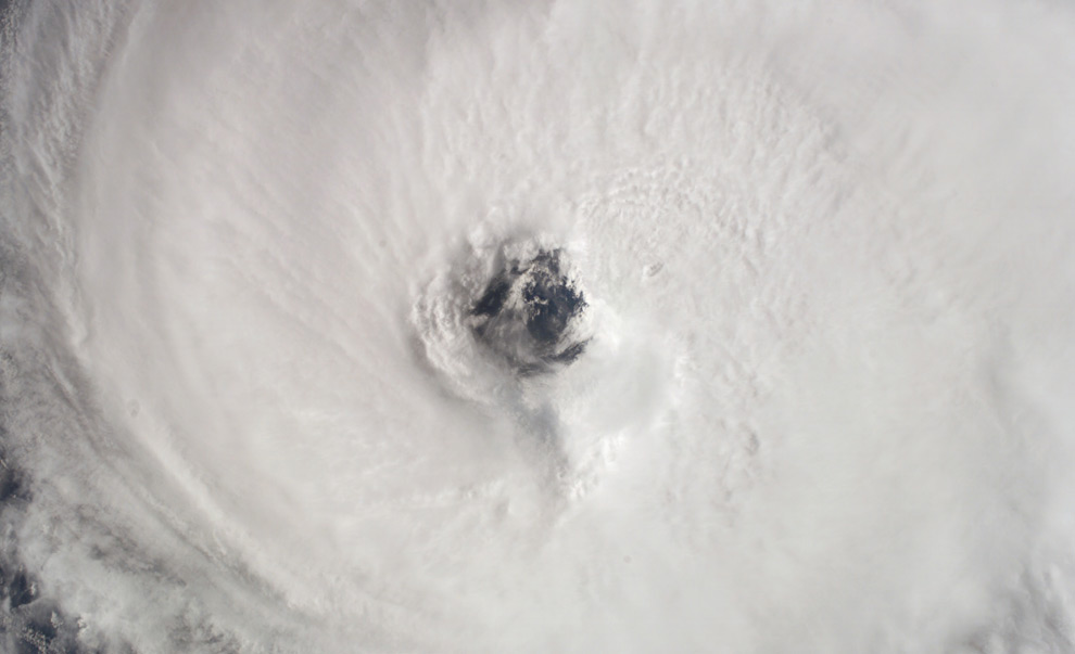 Фотография: Ураганы – вид из космоса №4 - BigPicture.ru