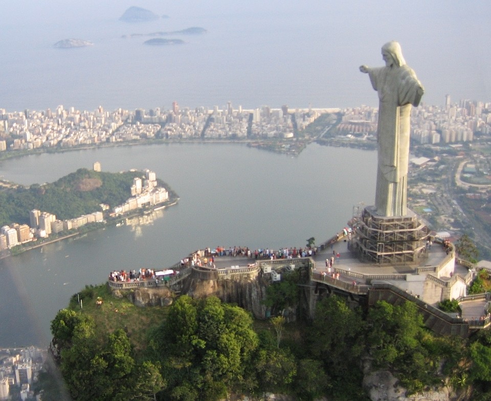 Фотография: Статуя Спасителя Иисуса Христа в Рио-де-Жанейро, Бразилия №34 - BigPicture.ru