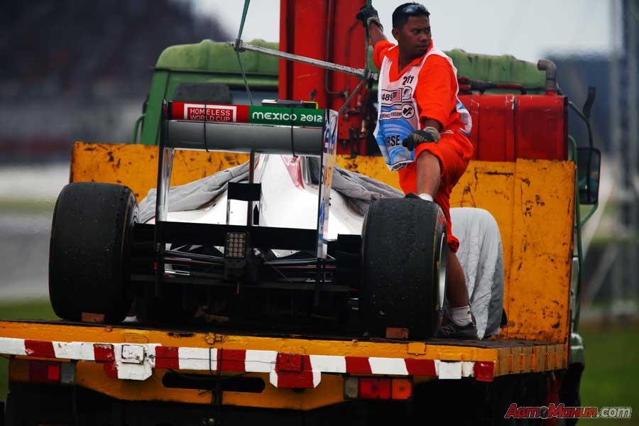 Фотография: Взгляд изнутри Формулы-1: Гран При Малайзии 2011 №42 - BigPicture.ru