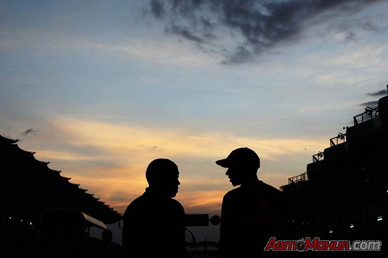 Фотография: За кадром Формулы-1: Малайзия 2011 – подготовка, квалификация №56 - BigPicture.ru