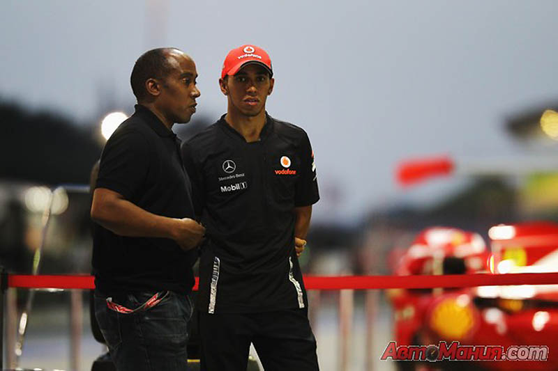 Фотография: За кадром Формулы-1: Малайзия 2011 – подготовка, квалификация №57 - BigPicture.ru