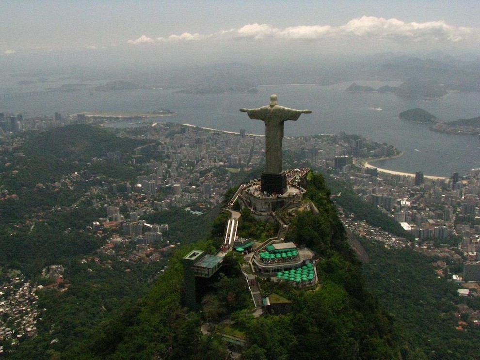 Фотография: Статуя Спасителя Иисуса Христа в Рио-де-Жанейро, Бразилия №1 - BigPicture.ru