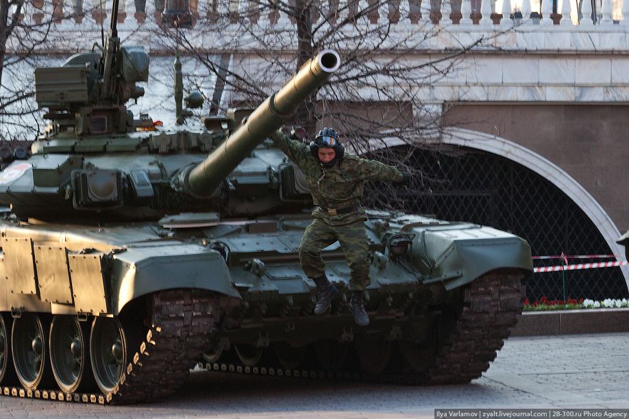 Фотография: Репетиция военного парада в честь 66-й годовщины Великой Победы №10 - BigPicture.ru