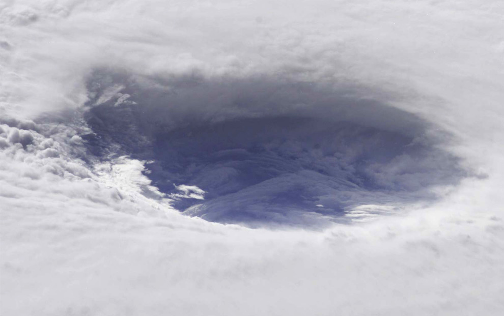 Фотография: Ураганы – вид из космоса №10 - BigPicture.ru