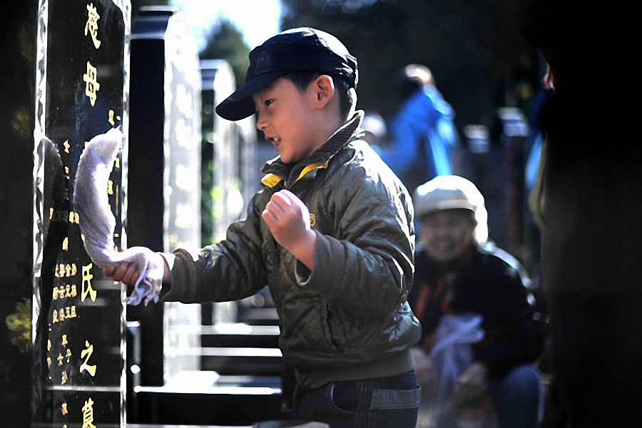 Фотография: Цинмин - День поминовения усопших в Китае №13 - BigPicture.ru