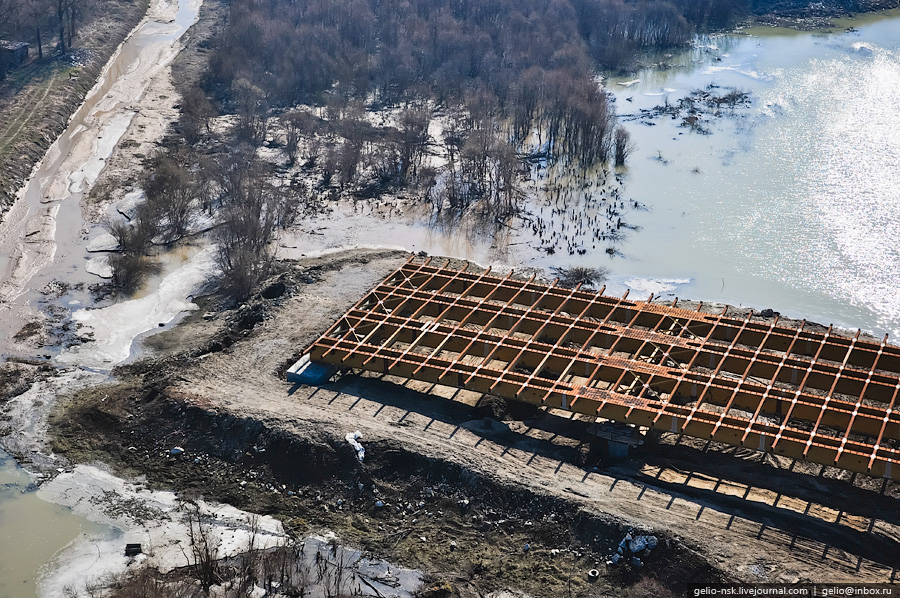 Фотография: Строительство третьего моста через Обь с вертолета №11 - BigPicture.ru