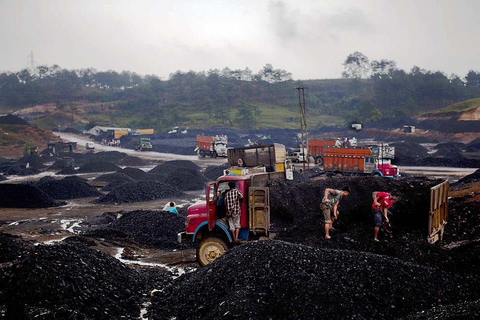 Фотография: Детский труд в индийских угольных шахтах №17 - BigPicture.ru