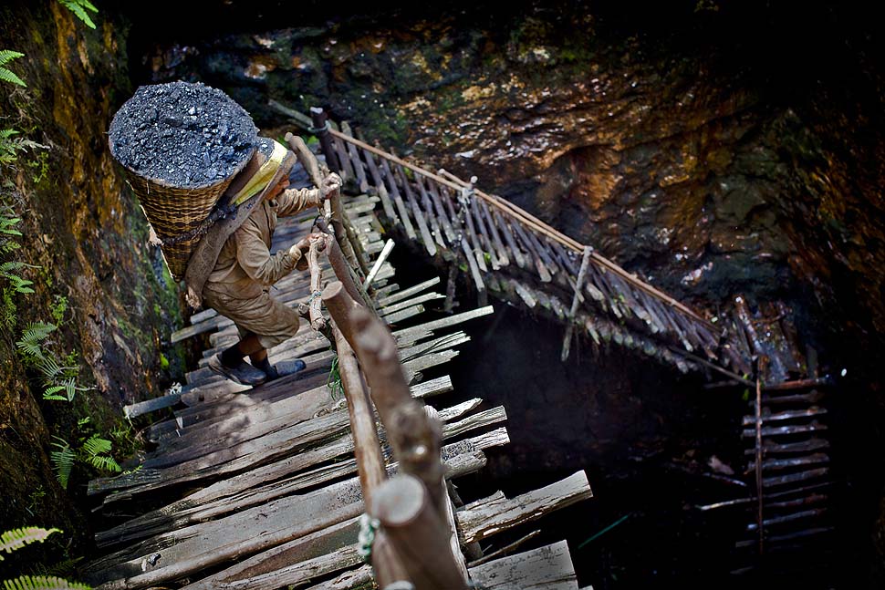 Фотография: Детский труд в индийских угольных шахтах №3 - BigPicture.ru