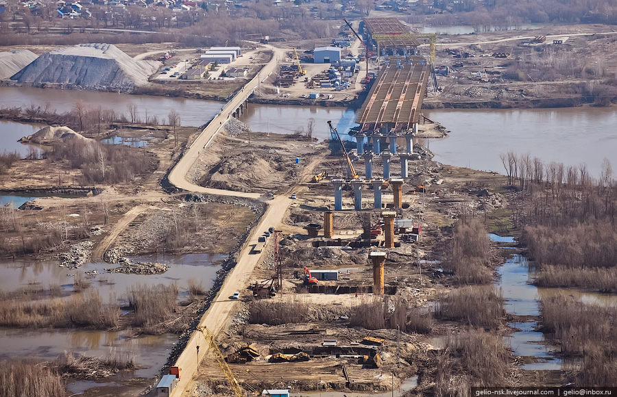 Фотография: Строительство третьего моста через Обь с вертолета №4 - BigPicture.ru