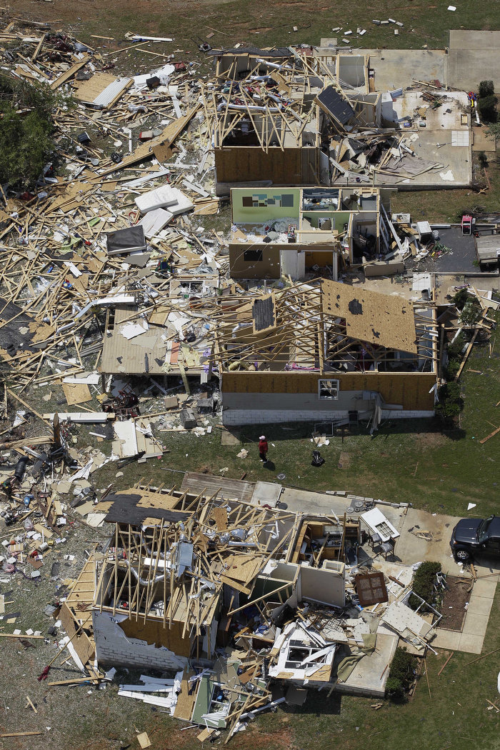Фотография: Последствия торнадо в Алабаме: Вид сверху №4 - BigPicture.ru