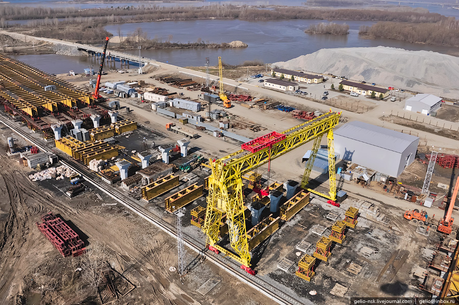 Фотография: Строительство третьего моста через Обь с вертолета №6 - BigPicture.ru