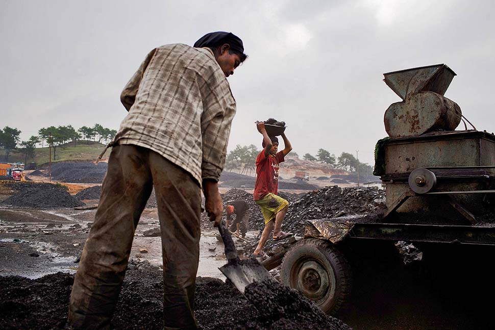 Фотография: Детский труд в индийских угольных шахтах №7 - BigPicture.ru