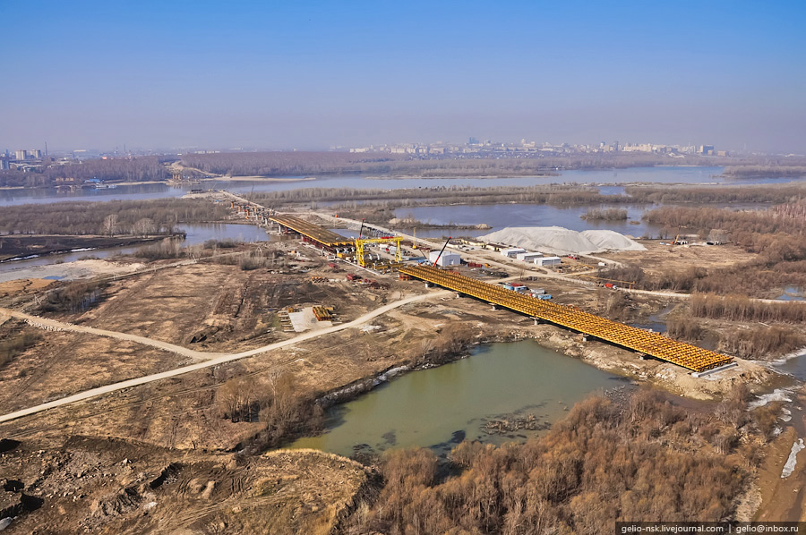 Фотография: Строительство третьего моста через Обь с вертолета №7 - BigPicture.ru