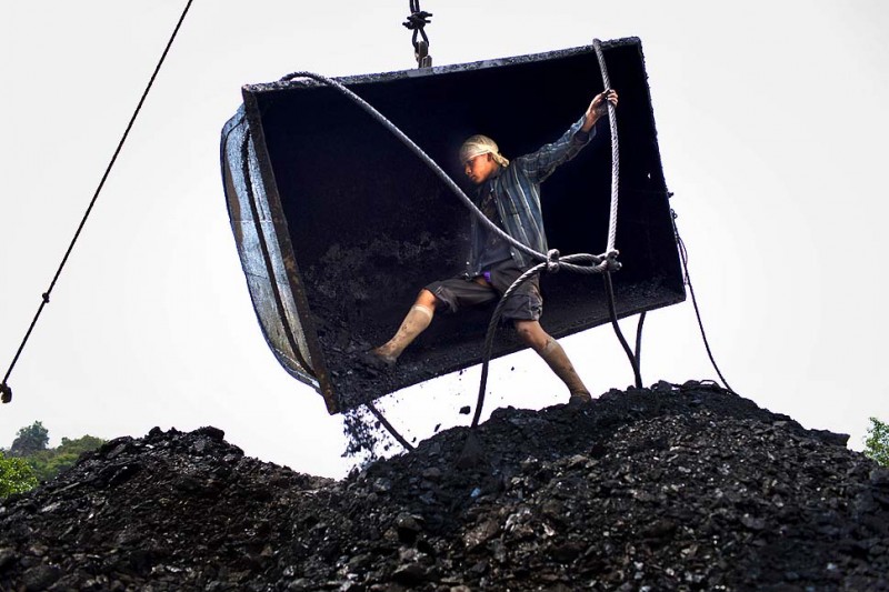 Фотография: Детский труд в индийских угольных шахтах №1 - BigPicture.ru