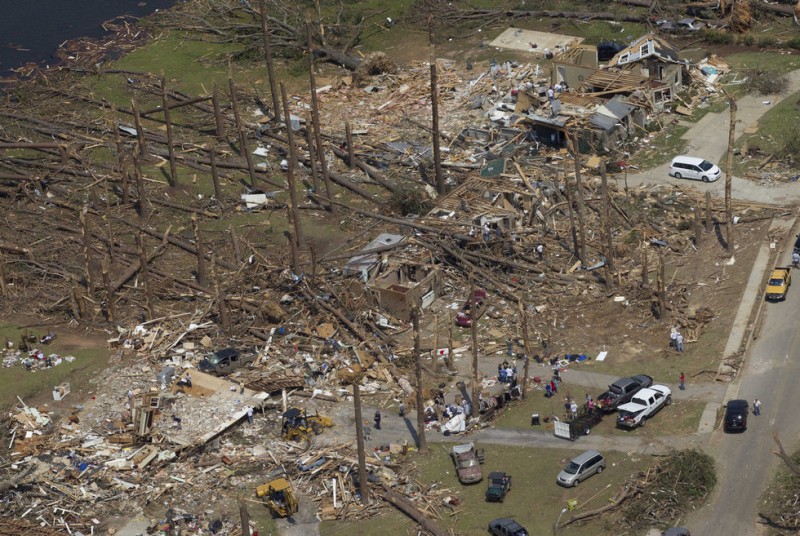 Последствия торнадо в Алабаме: Вид сверху