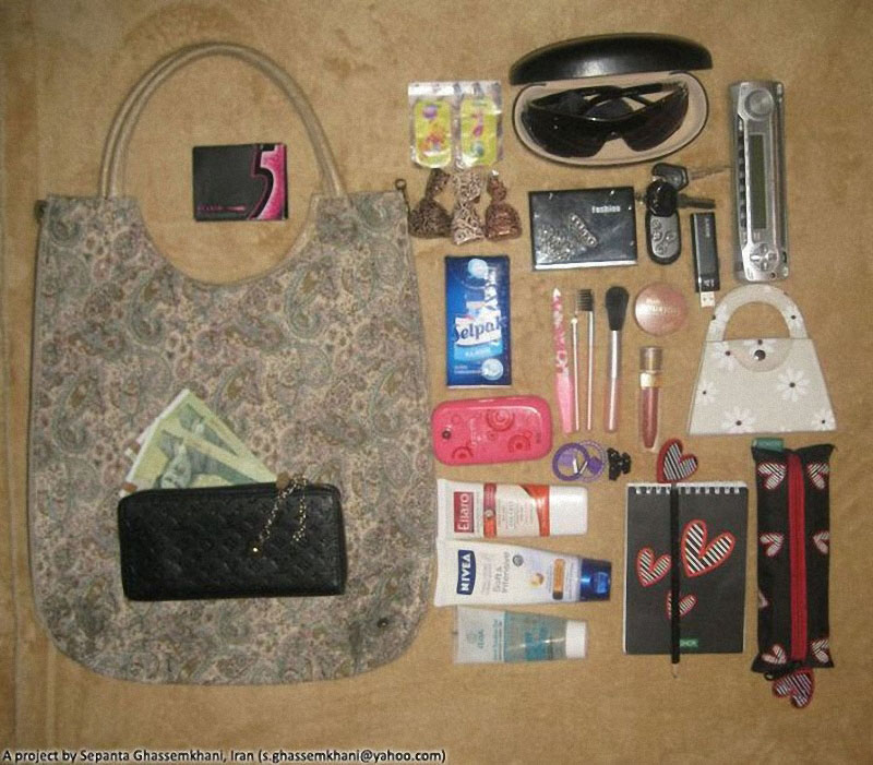Фотография: Заглянем в сумки к жителям Ирана №34 - BigPicture.ru