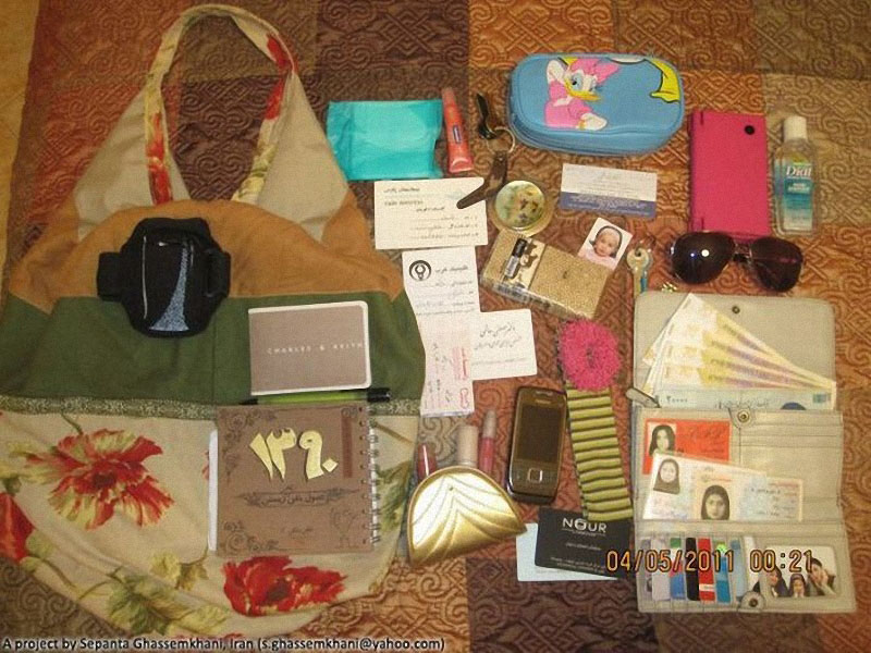 Фотография: Заглянем в сумки к жителям Ирана №40 - BigPicture.ru