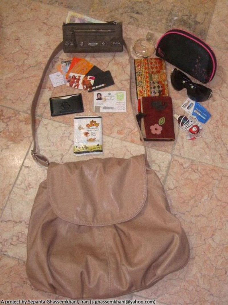 Фотография: Заглянем в сумки к жителям Ирана №83 - BigPicture.ru