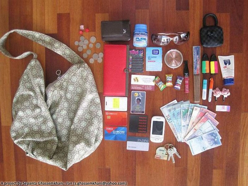 Фотография: Заглянем в сумки к жителям Ирана №84 - BigPicture.ru