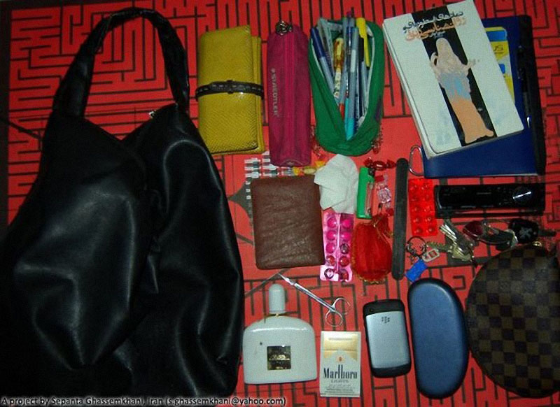 Фотография: Заглянем в сумки к жителям Ирана №105 - BigPicture.ru