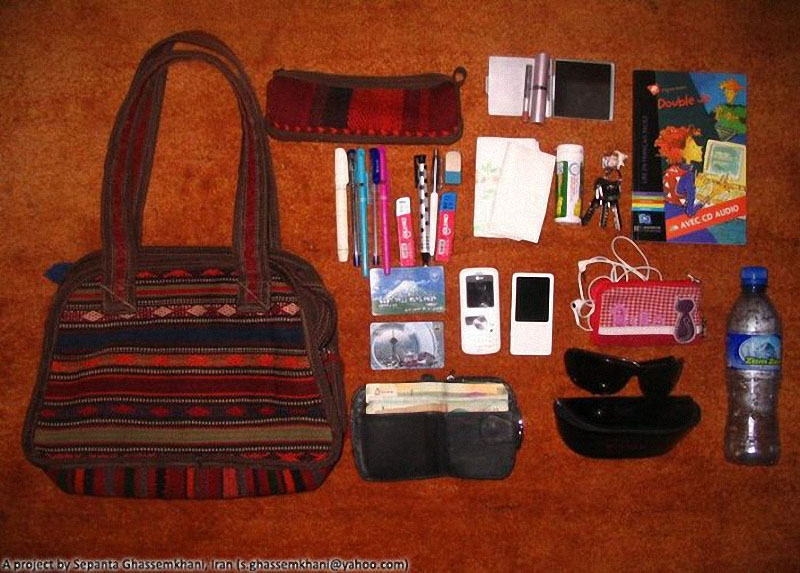 Фотография: Заглянем в сумки к жителям Ирана №124 - BigPicture.ru