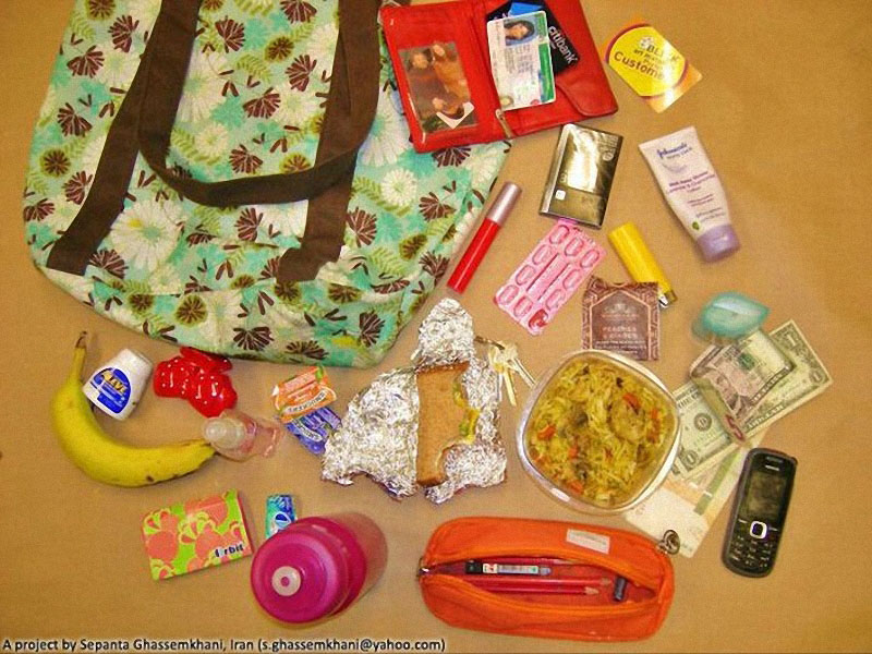 Фотография: Заглянем в сумки к жителям Ирана №144 - BigPicture.ru