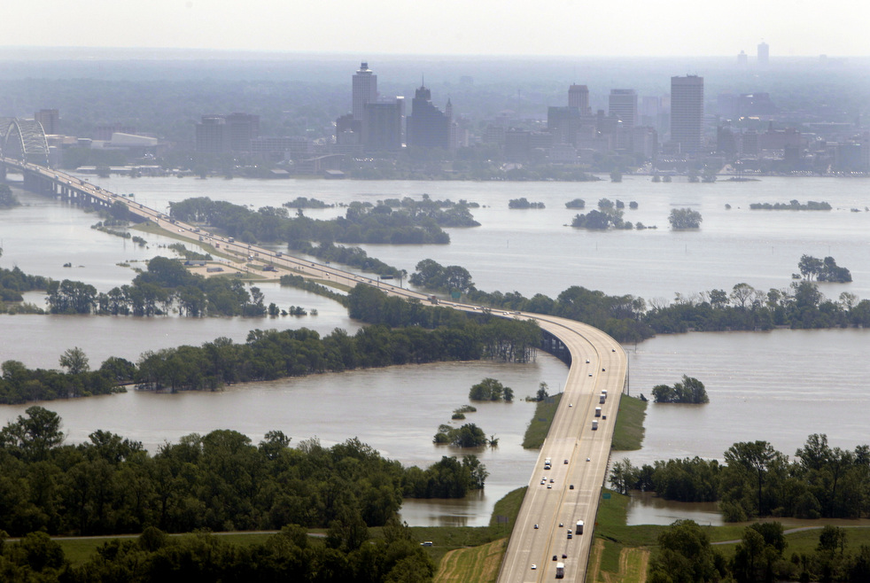 Фотография: Миссисипи угрожает США величайшим потопом‎ №2 - BigPicture.ru