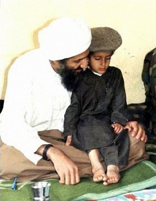 Фотография: 22 кадра из жизни Усамы бен Ладена и его семьи №17 - BigPicture.ru