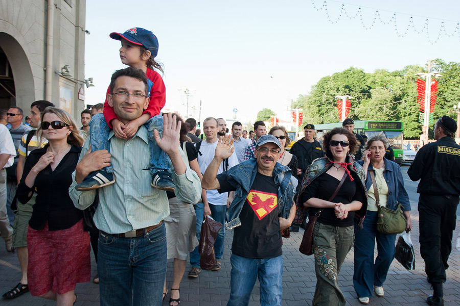 Фотография: Разгон мирной акции в Минске №12 - BigPicture.ru