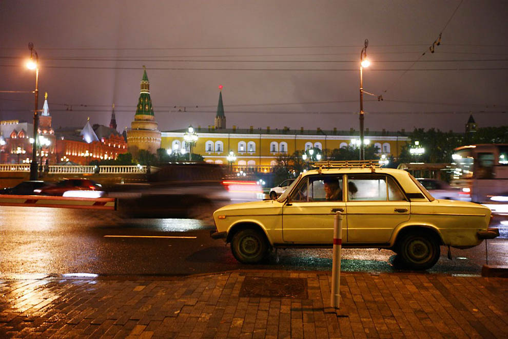 Фотография: Грань между богатыми и бедными в России №14 - BigPicture.ru
