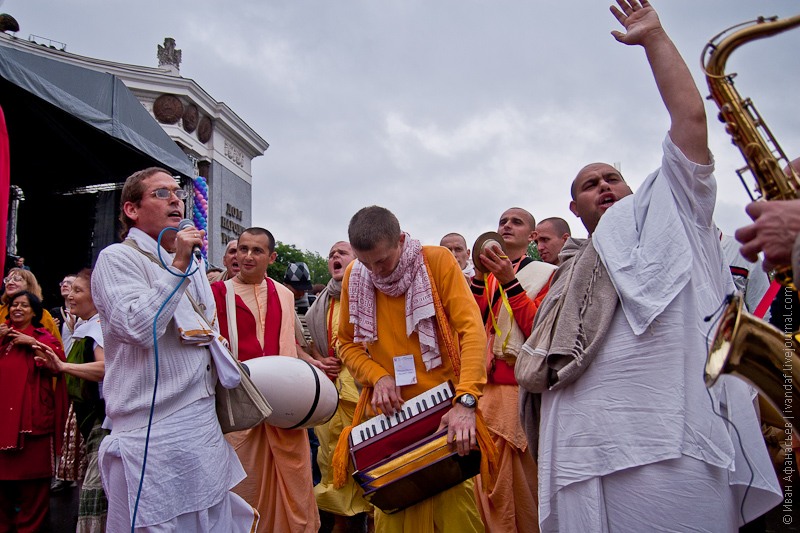 Фотография: Ратха-ятра — кришнаитский праздник Шествия Колесниц №15 - BigPicture.ru