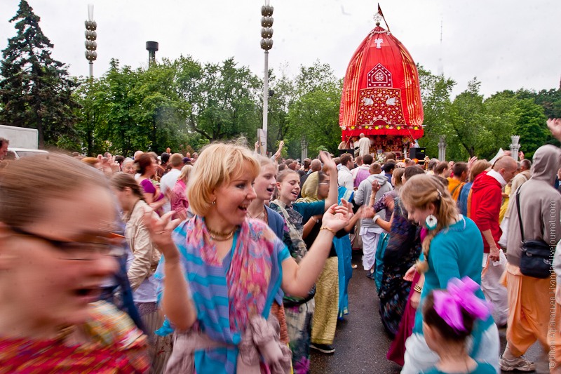 Фотография: Ратха-ятра — кришнаитский праздник Шествия Колесниц №18 - BigPicture.ru