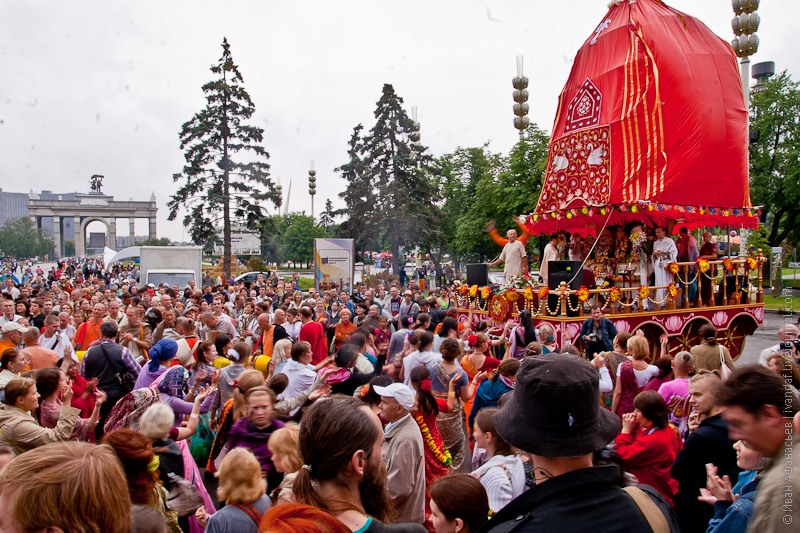 Фотография: Ратха-ятра — кришнаитский праздник Шествия Колесниц №22 - BigPicture.ru